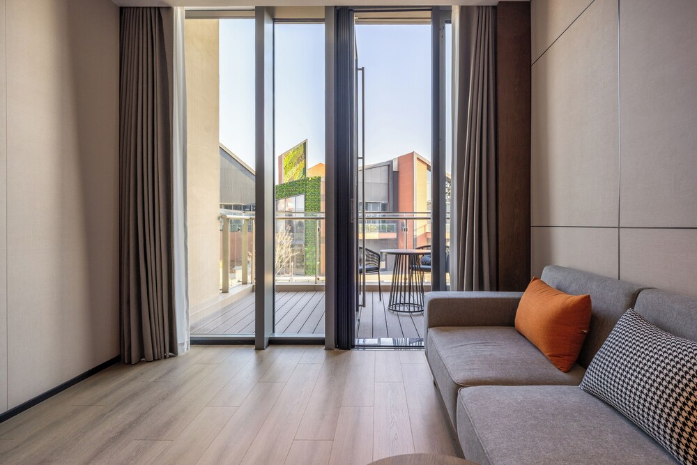 UrCove by Hyatt Taicang South Railway 24/34