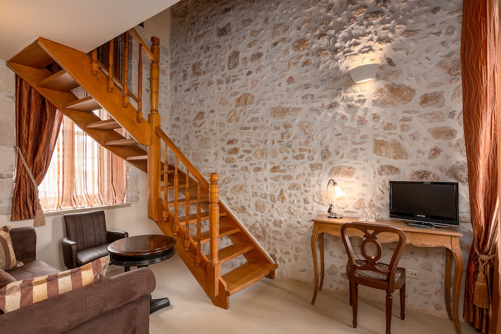 Palazzino Di Corina 36/50