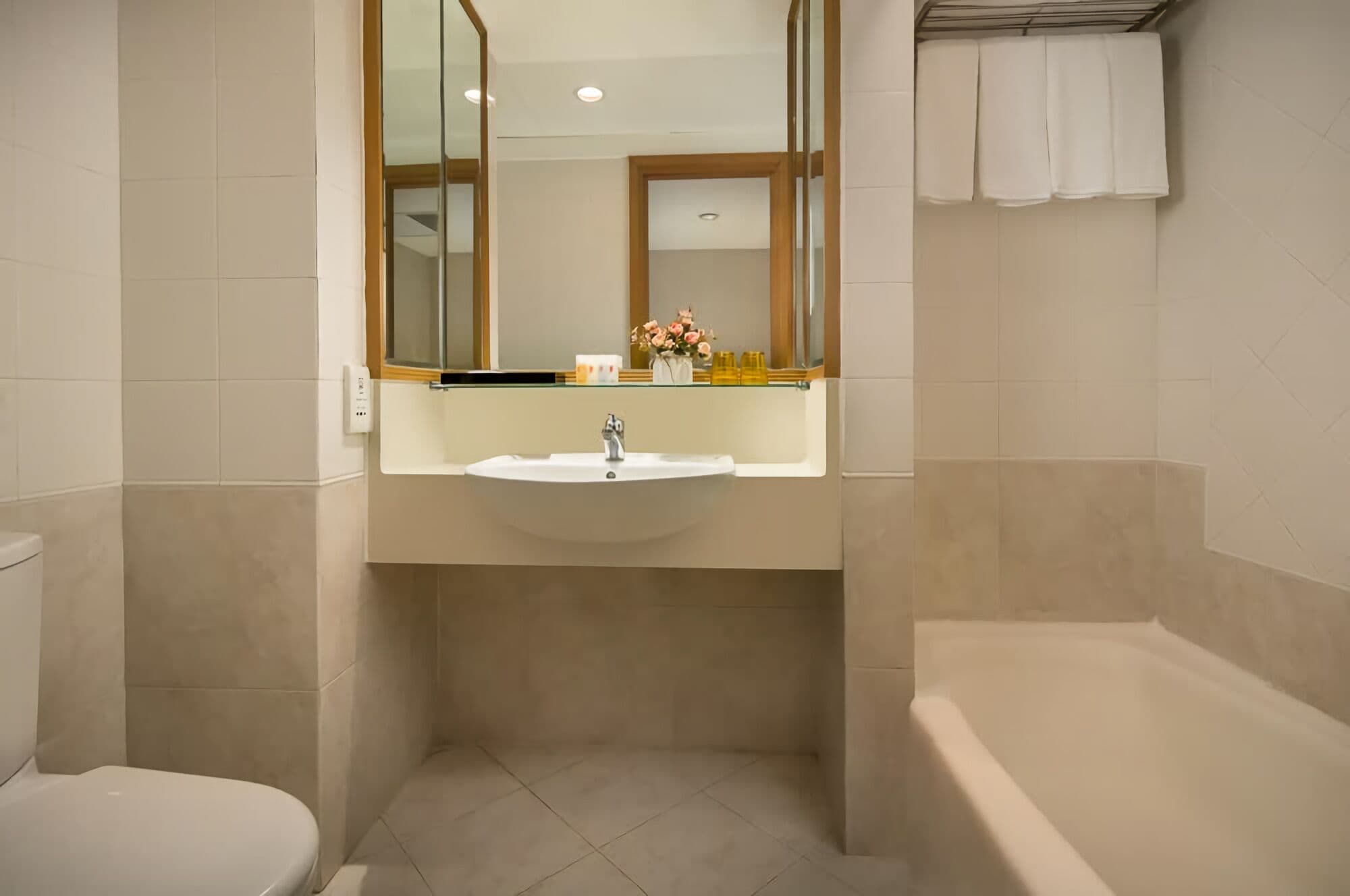 غرفة غراند بسريرين منفصلين بإطلالة على المرفأ، Ramada by Wyndham Hong Kong Grand View 5/8