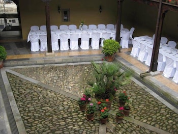 Hotel Castillo de Valdes Salas 23/26