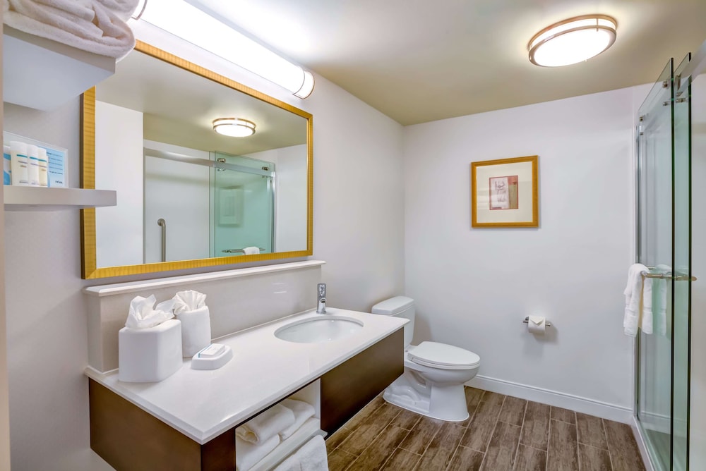 Hampton Inn Boston-Norwood 27/52