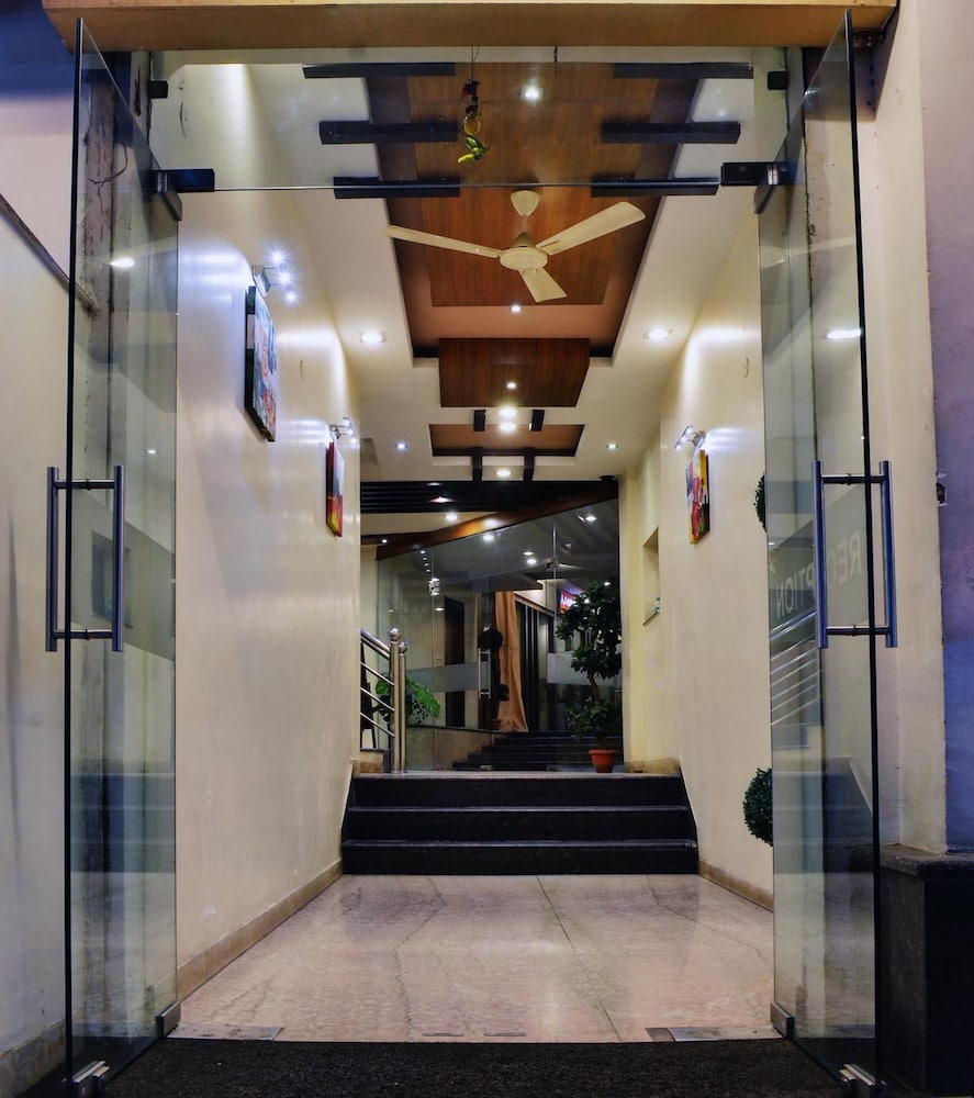 Regal Hotel 11/55