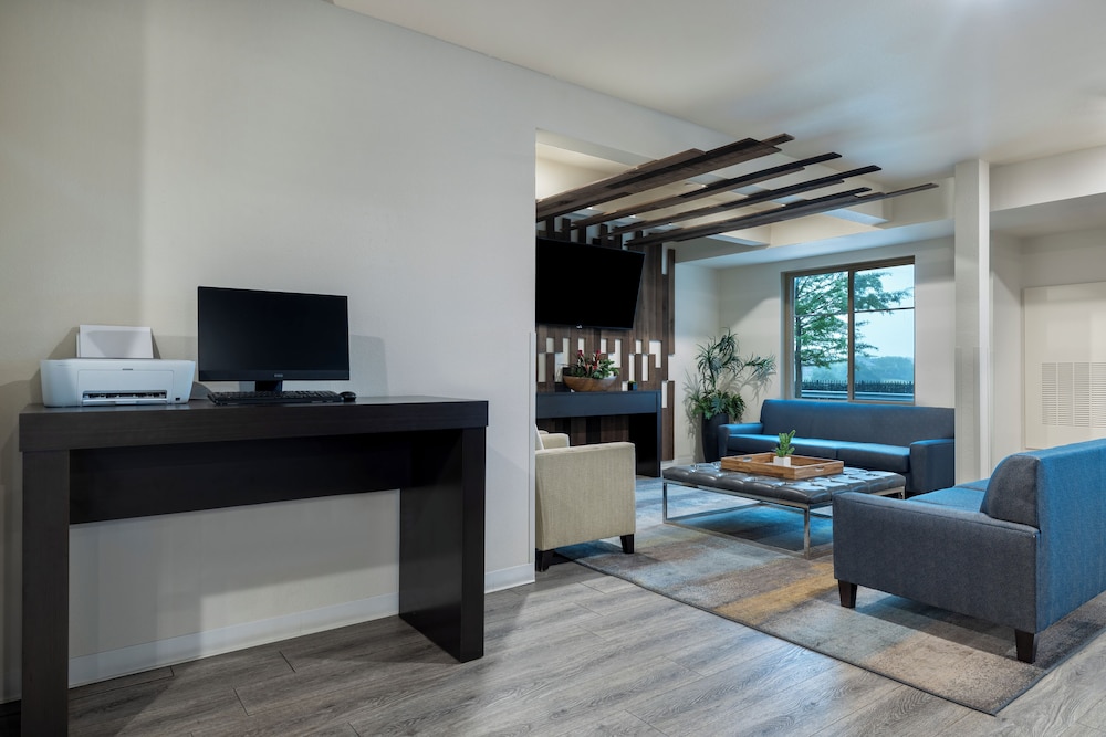 Soka Suites Dallas - Las Colinas 21/31