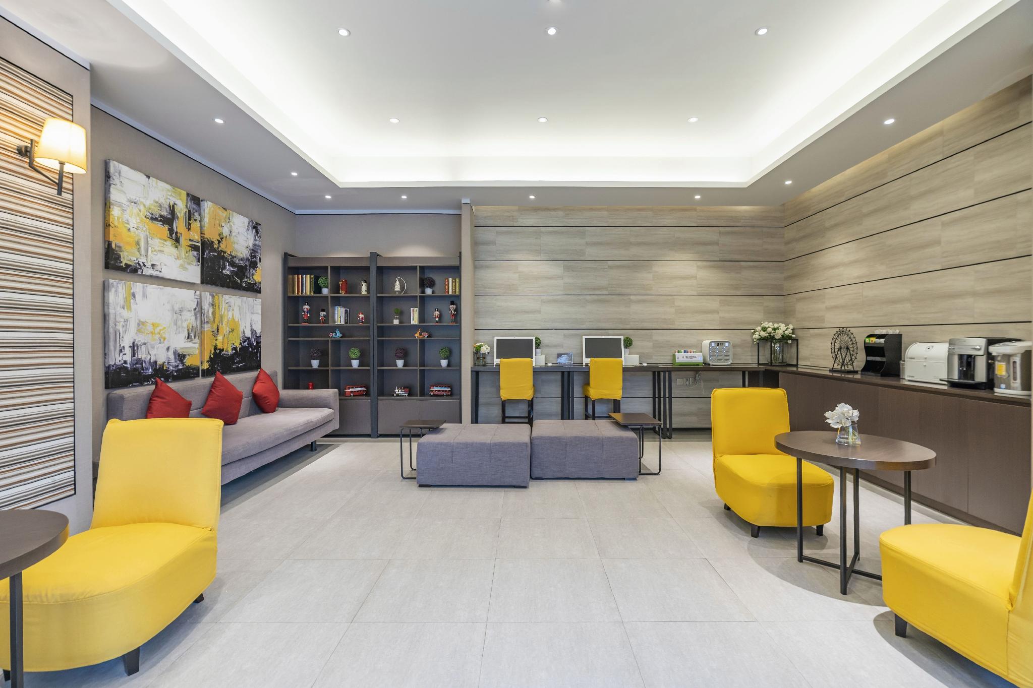 Home Inn Plus (Shanghai Hongqiao Road Metro Station) 28/42