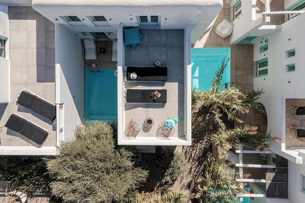 Majo Suites 7/60