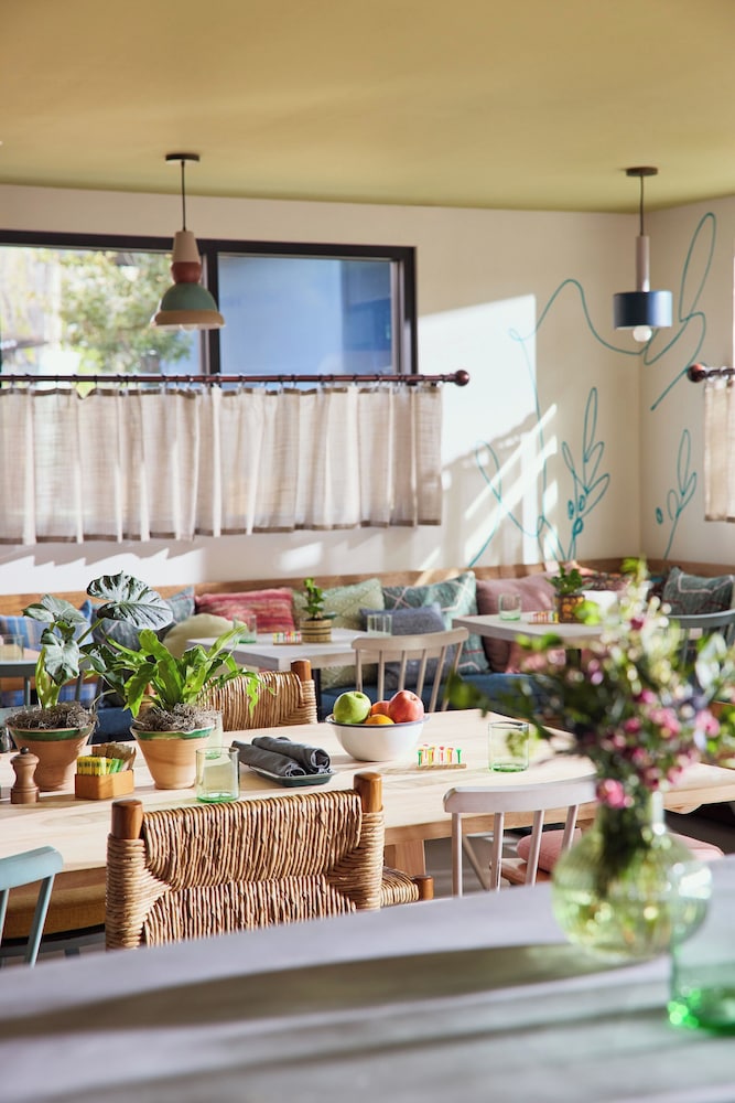 Treehouse Hotel Silicon Valley 6/50