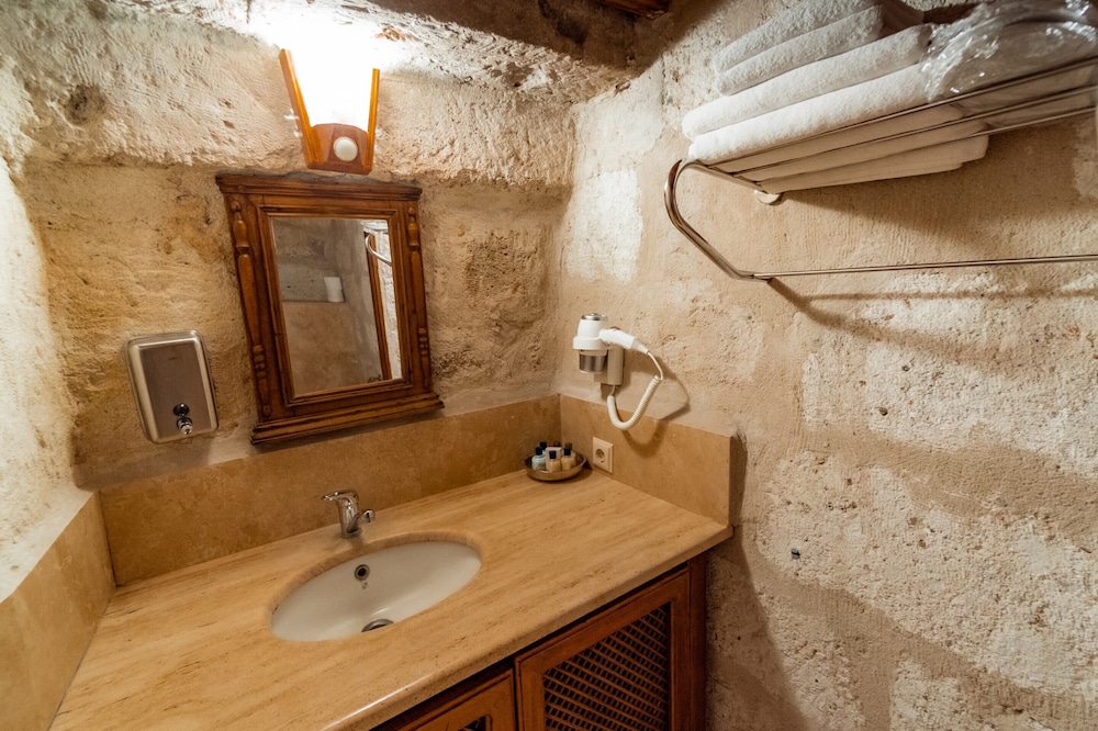 SUPERIOR, DOUBLE BED, CITY VIEW
