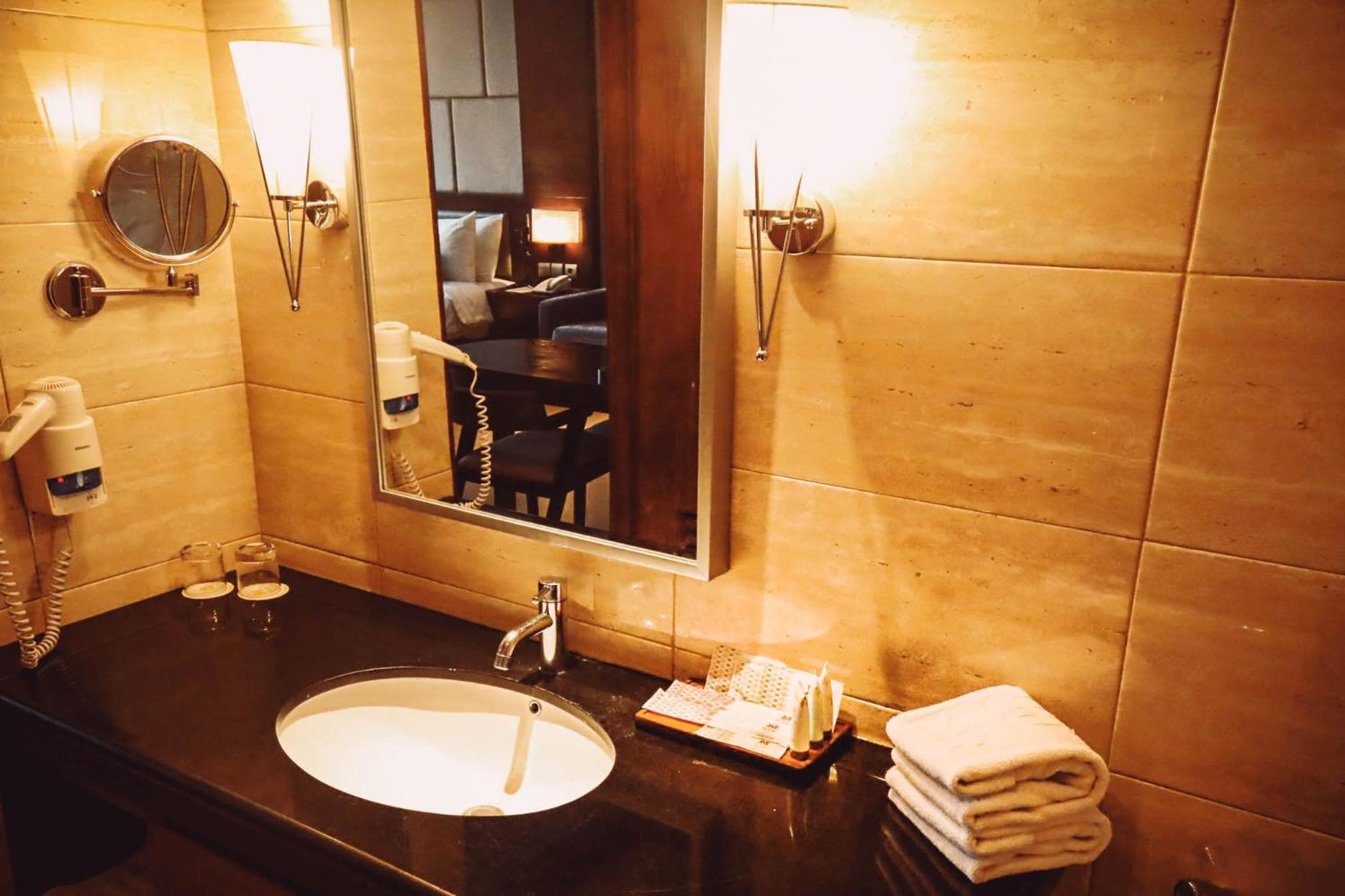 Sotis Hotel Kemang 53/58