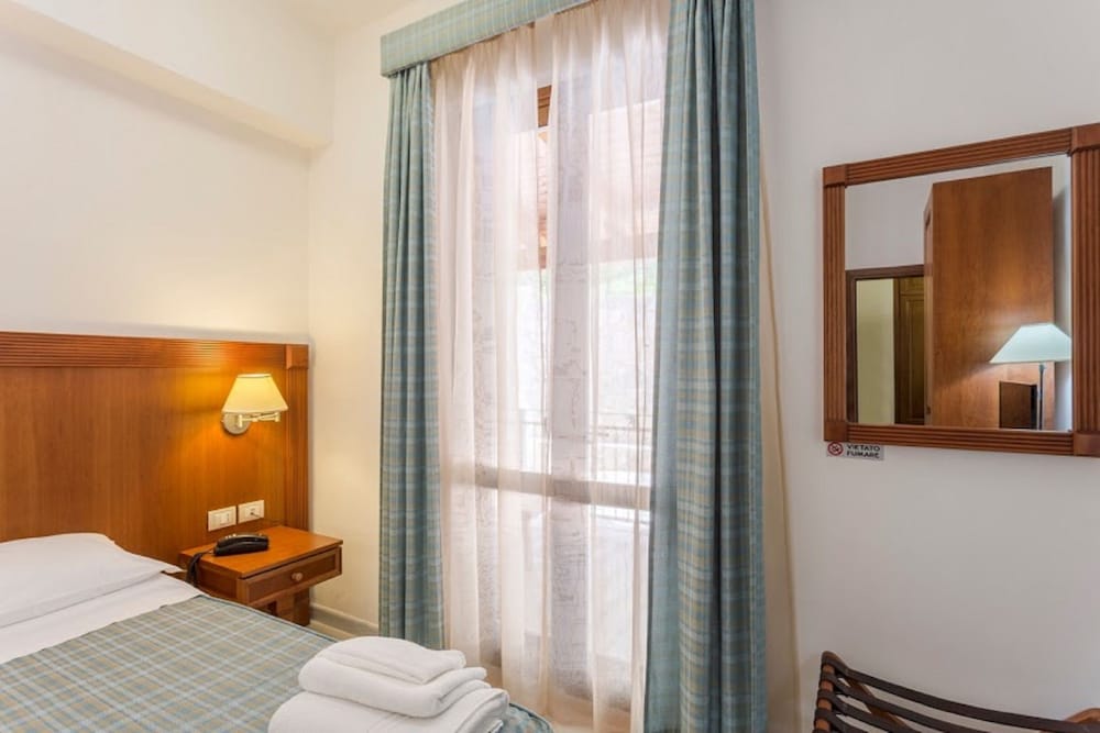 Albergo Auralba 10/77