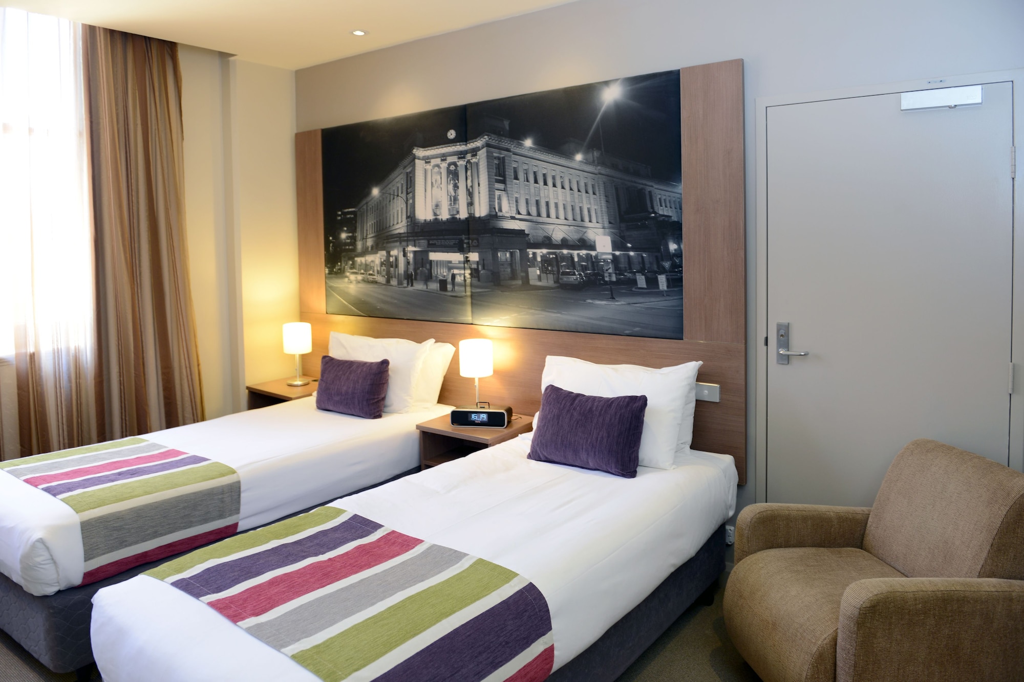 SUPERIOR, TWIN BEDS