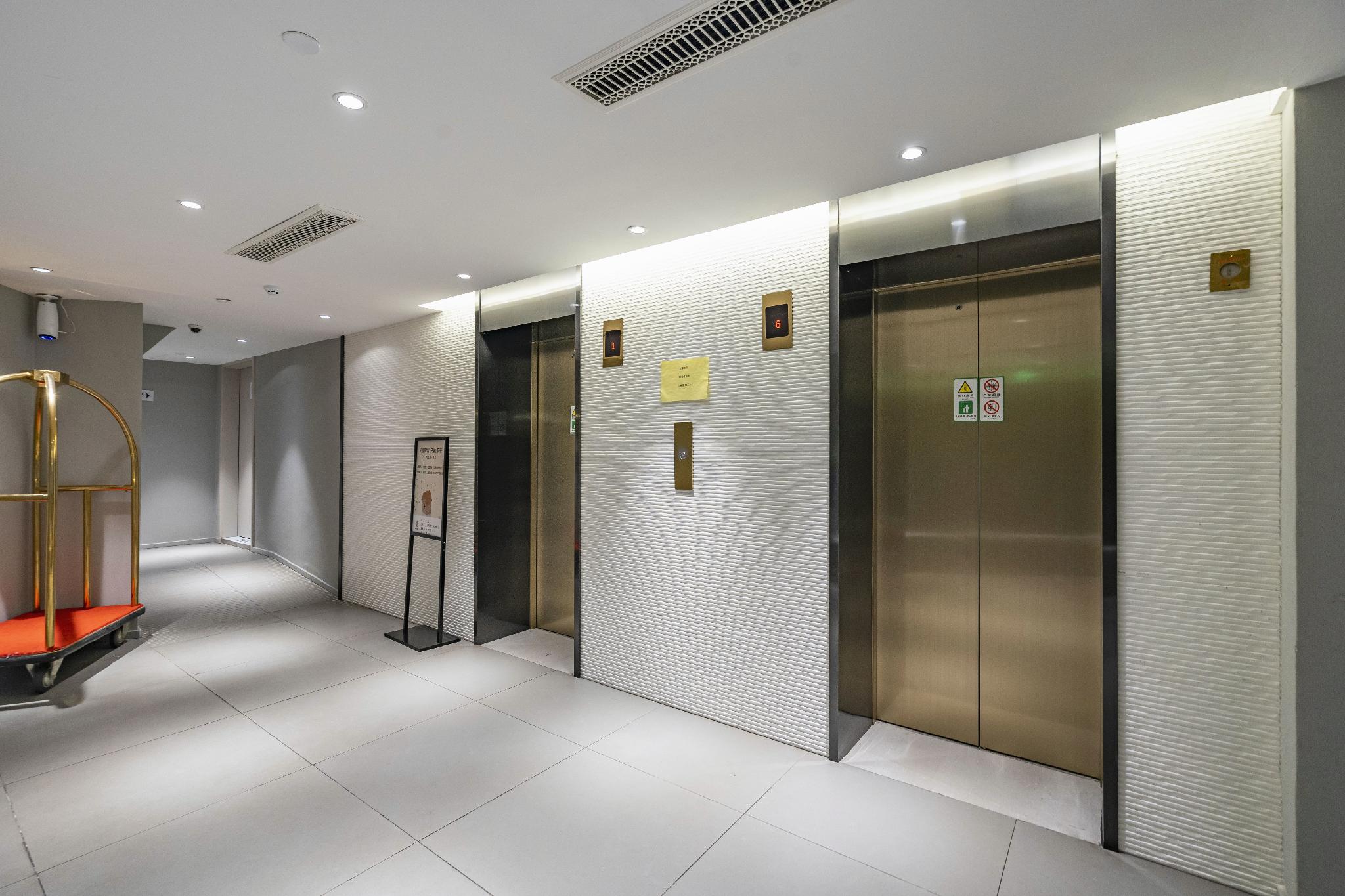 Home Inn Selected (Sinan Road) 15/45