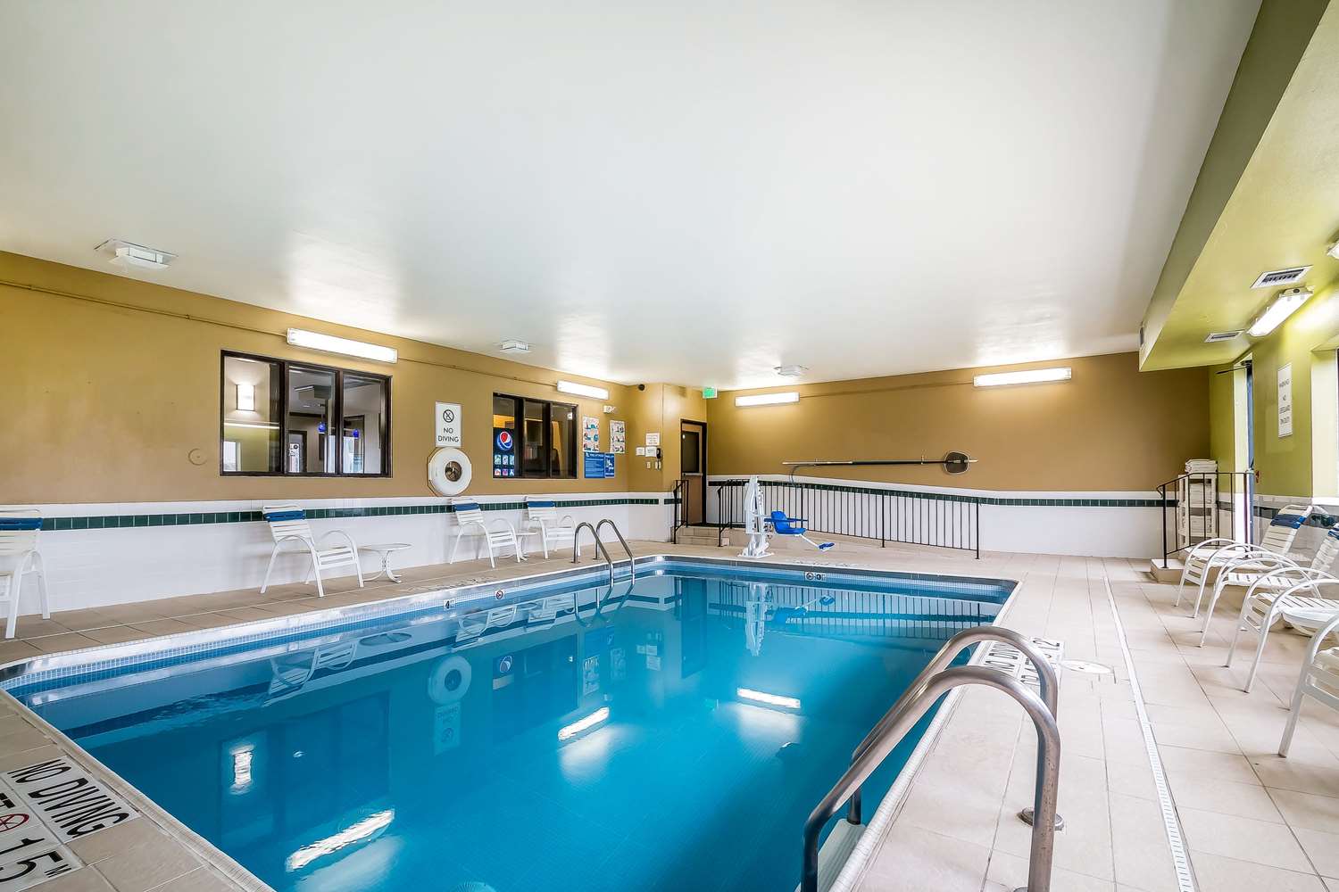 Quality Inn Coralville - Iowa River Landing 19/25