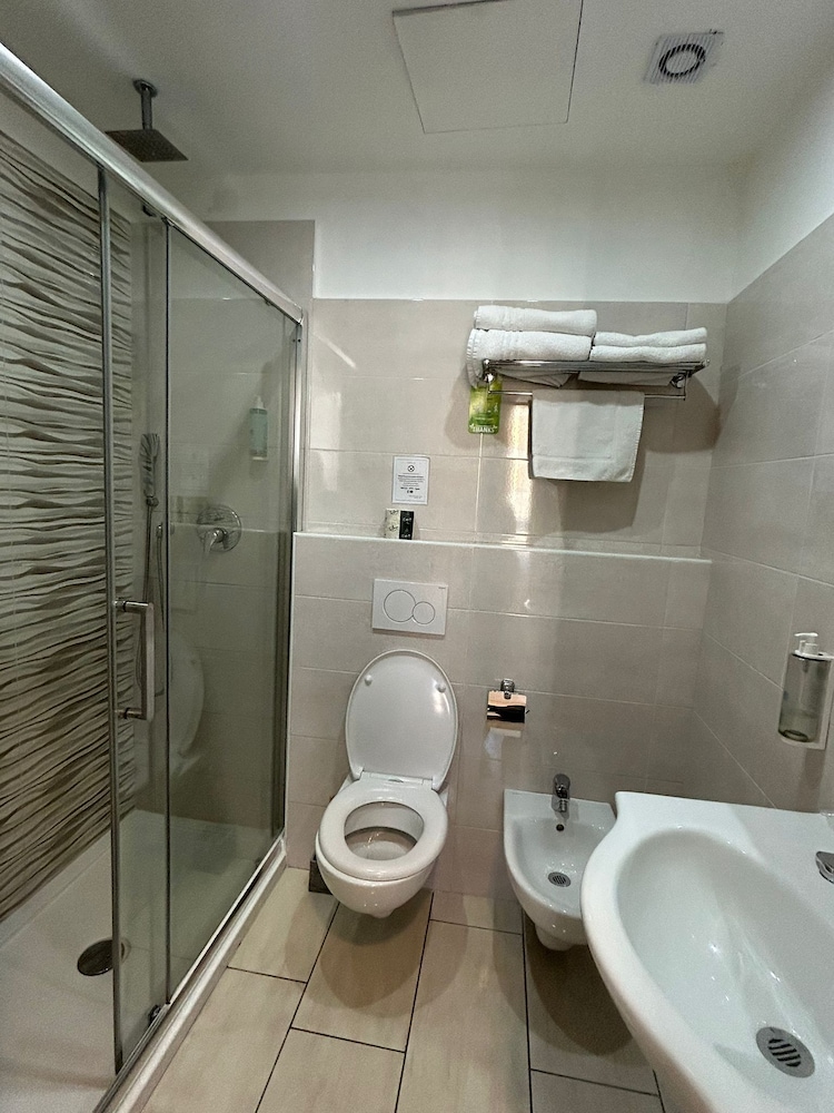 Milan Hostel 31/35