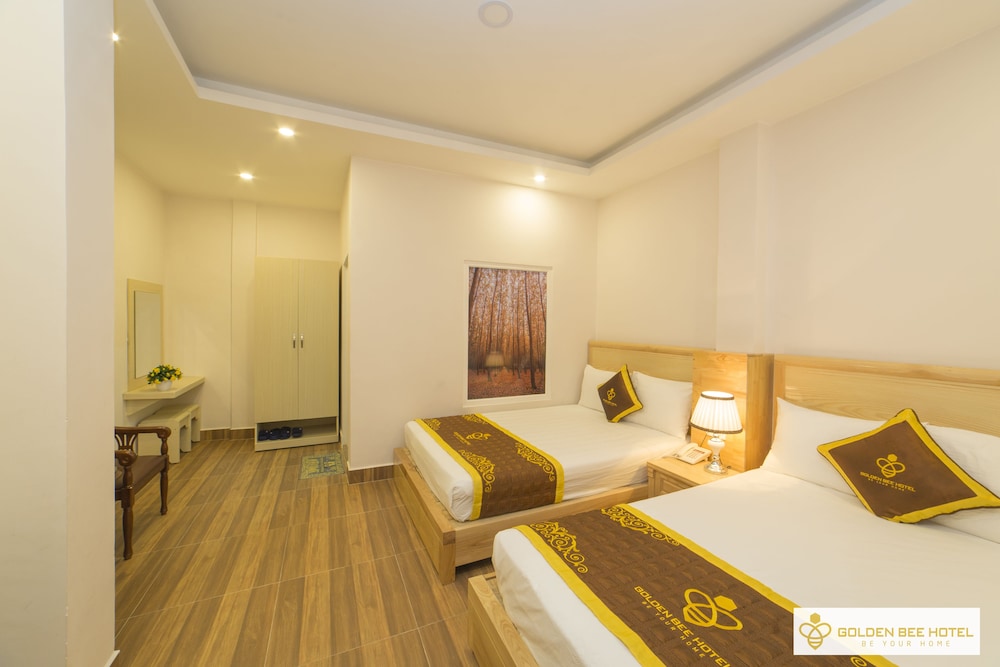Golden Bee Hotel 13/59