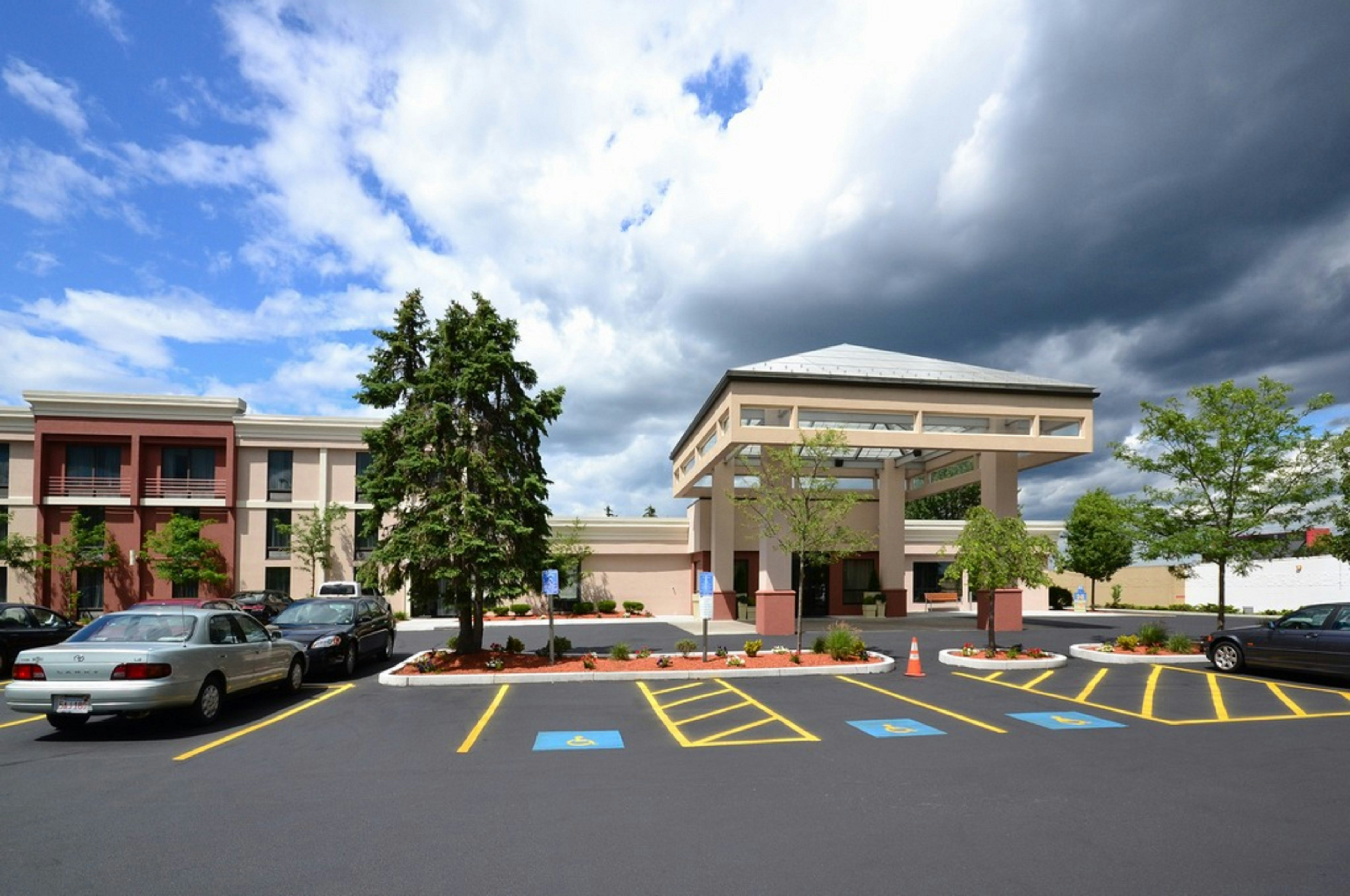 Holiday Inn Express Boston South Brockton 73/78