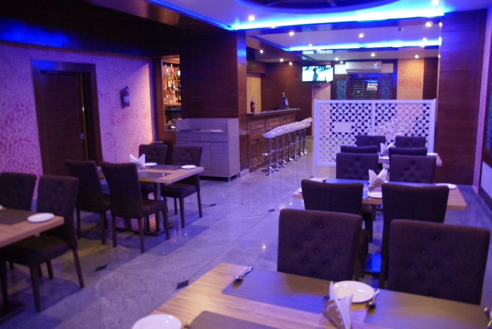 Rosewood International Hotel 33/50