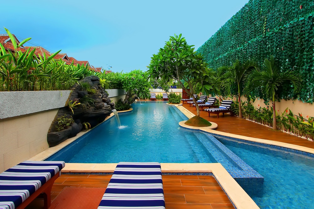 Rhadana Hotel 55/63