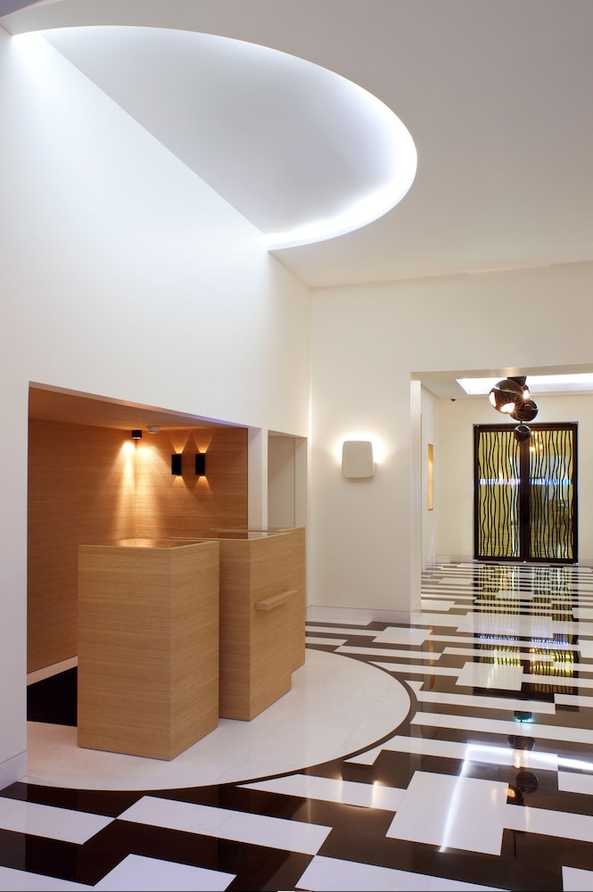 Hotel Marignan Champs Elysees 36/70