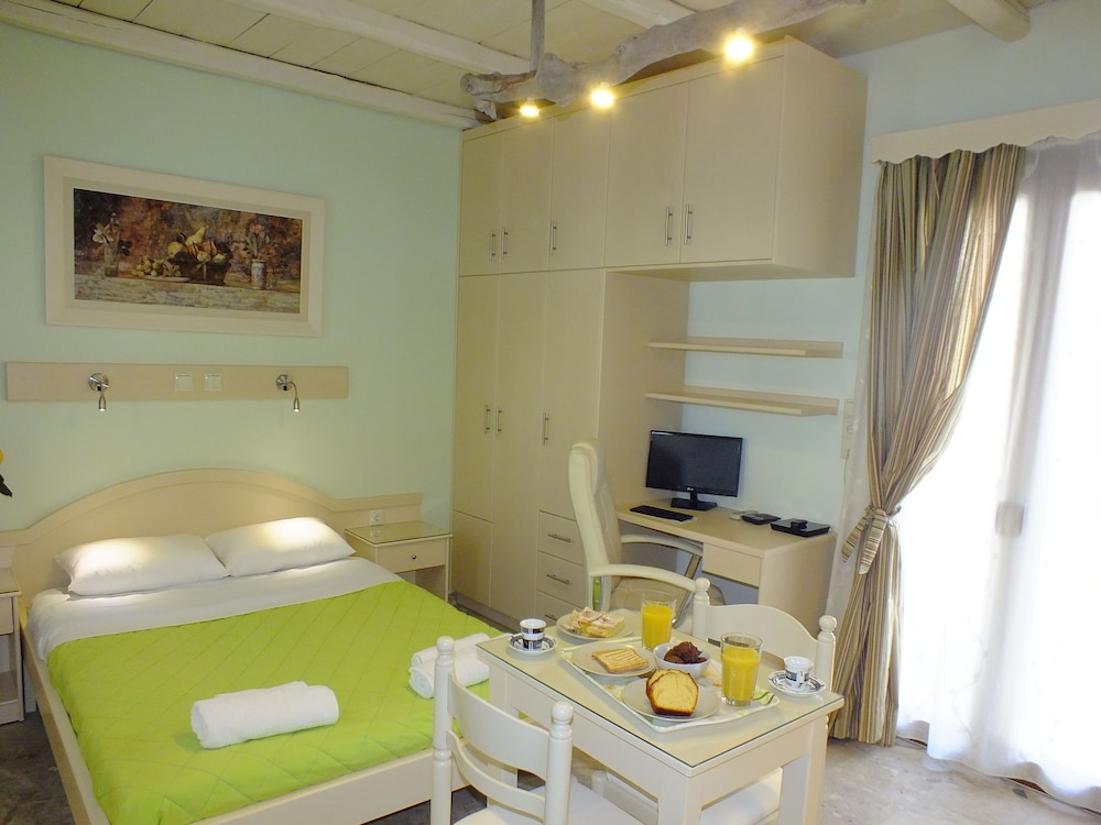 Santa Katerina Studios &amp; Apartments 16/50