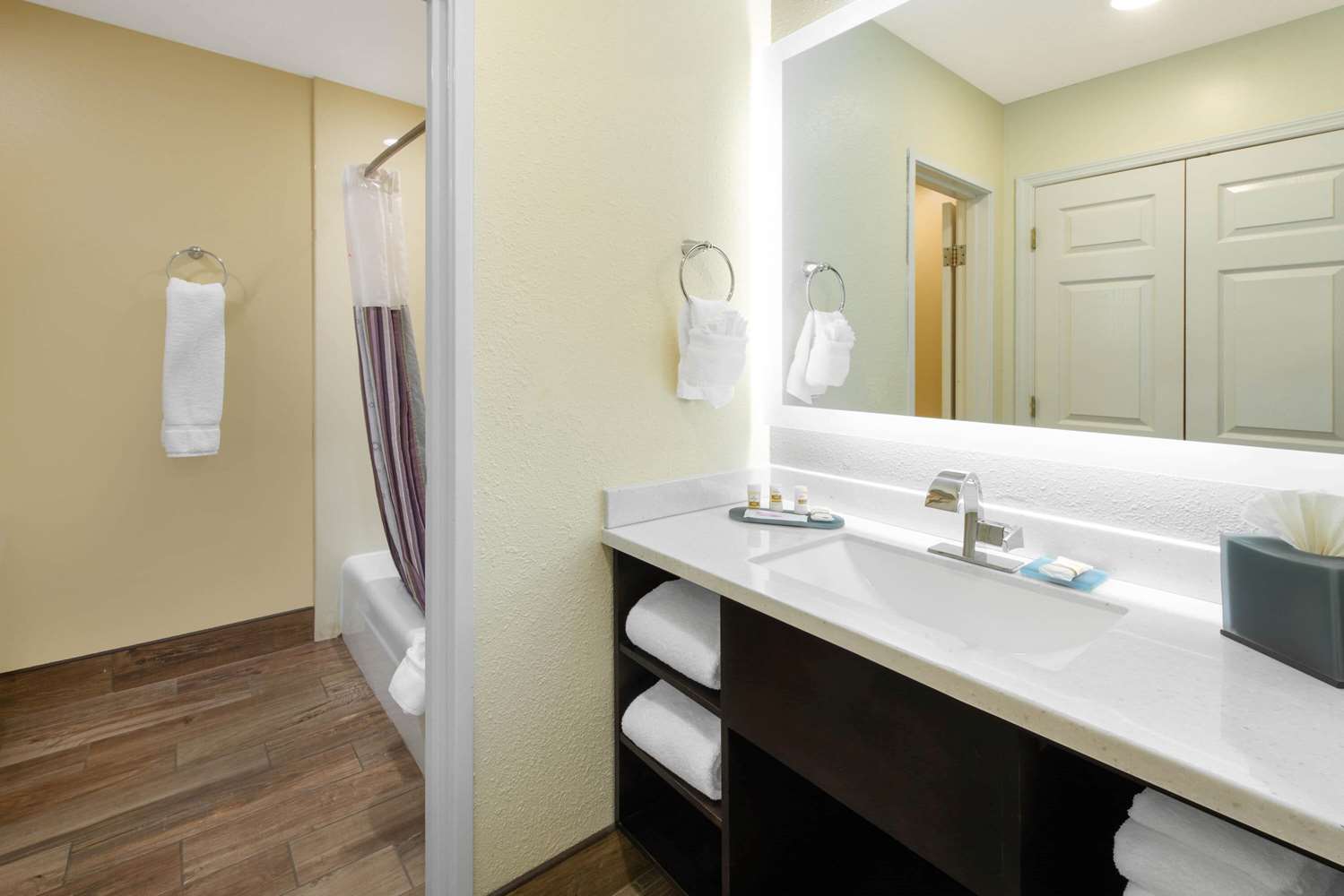 La Quinta Inn By Wyndham Clearwater Central 51/52