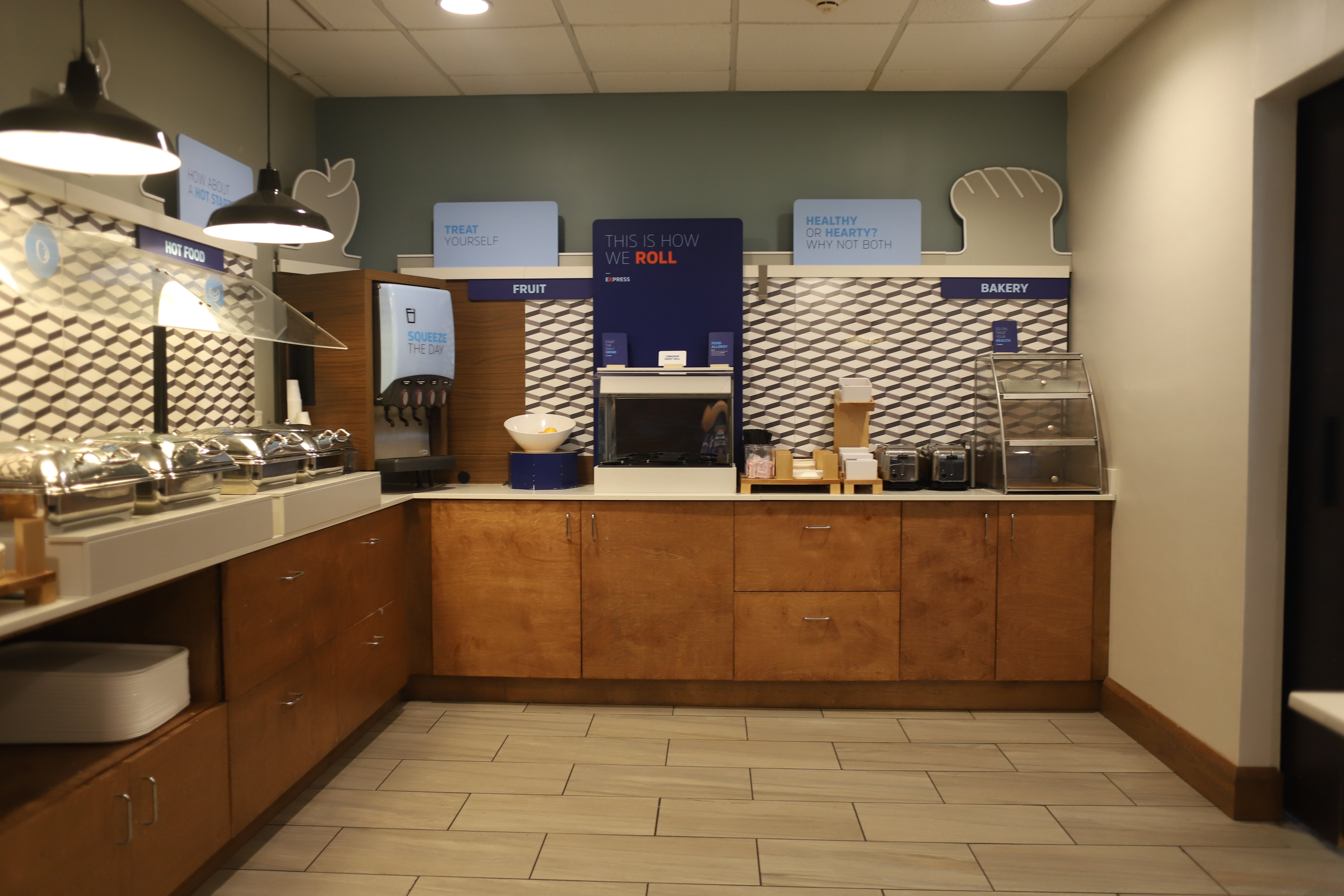 HOLIDAY INN EXPRESS & SUITES CHARLOTTESVILLE - RUCKERSVILLE 10/54