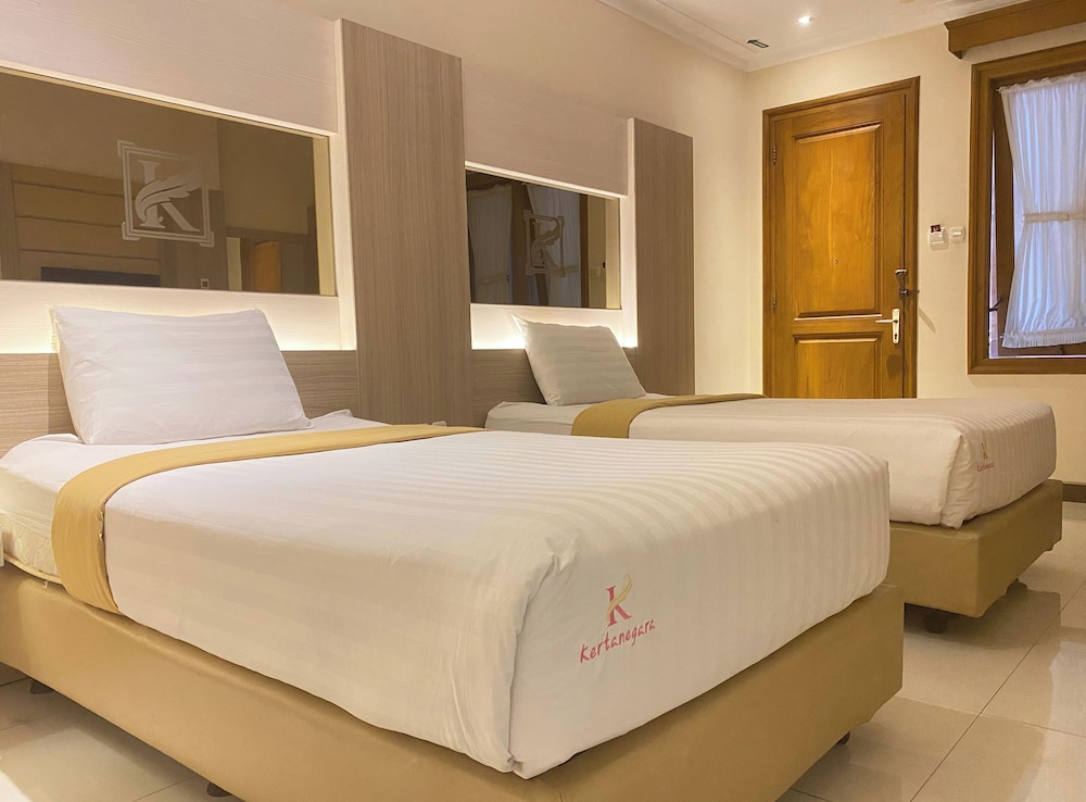 JUNIOR, TWIN BEDS