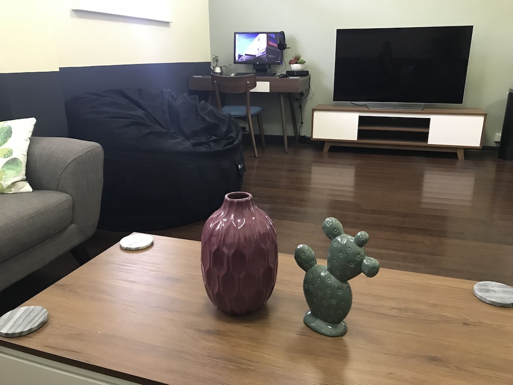 Miami Hotel Melbourne 41/50