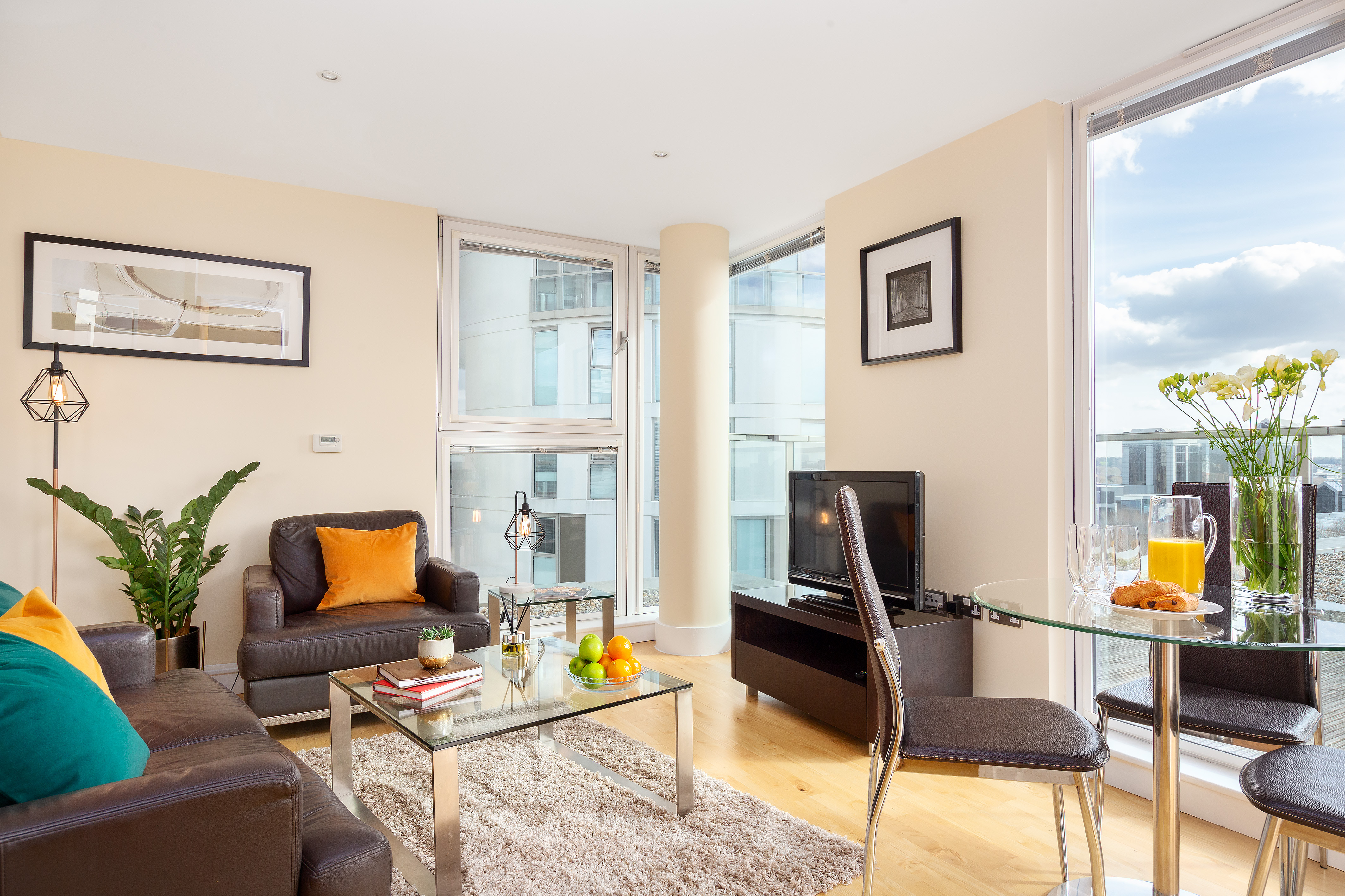 Luxurious Lanterns Court Two-Bedrooms Apartments 29/50