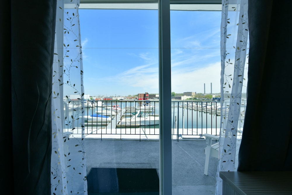 The Freeport Inn and Marina 8/47