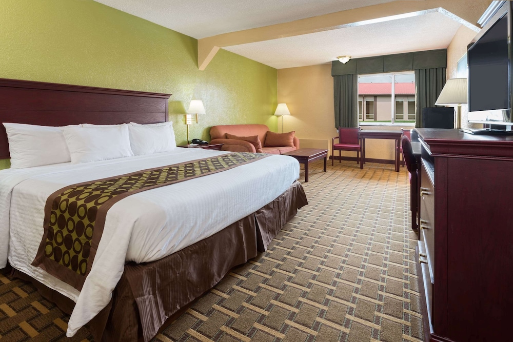 Ramada By Wyndham Bowling Green 14/45
