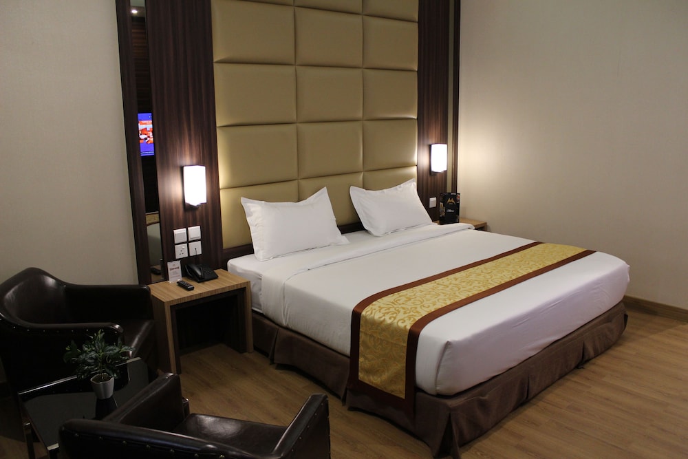 M One Hotel 13/52