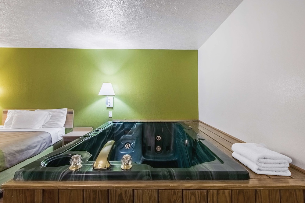 Red Roof Inn Greencastle South Cloverdale 23/34