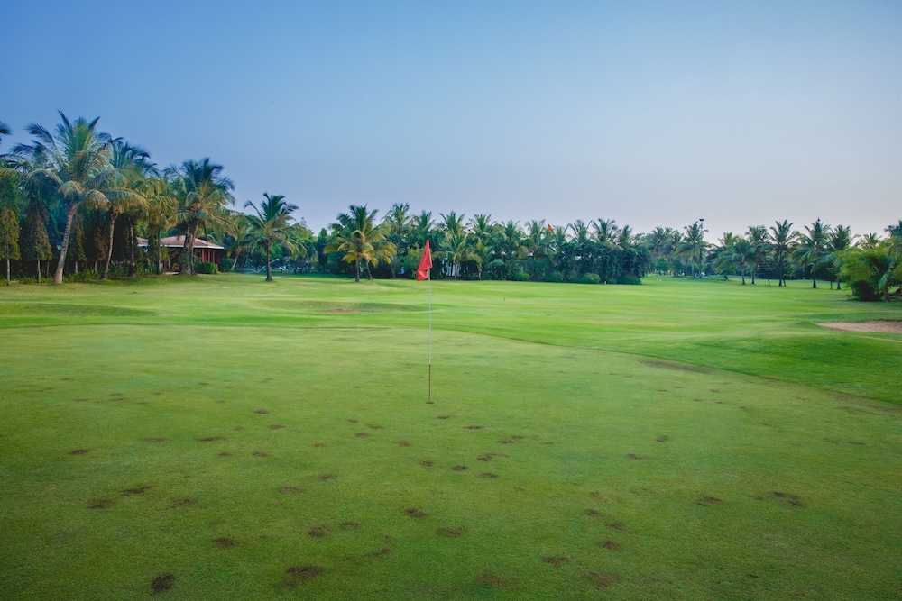 The Lalit Golf And Spa Resort Goa 26/50