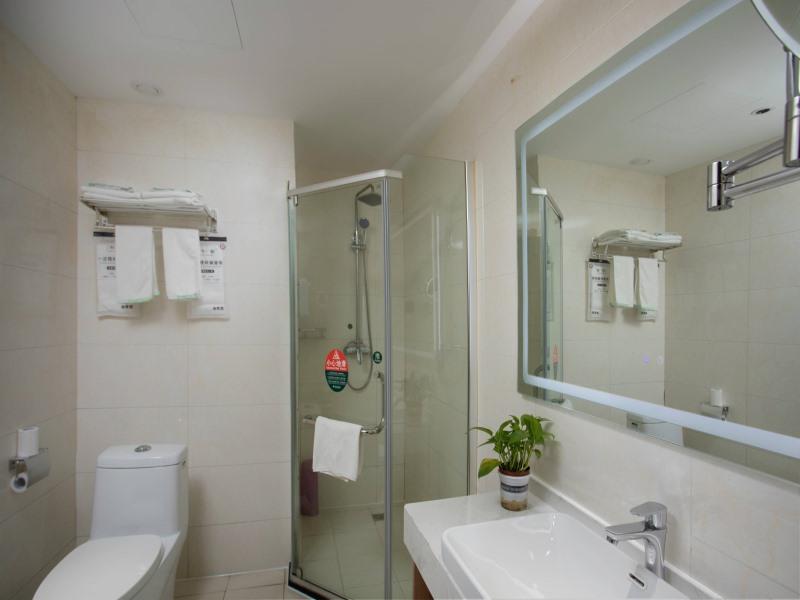 GreenTree Inn Anhui Hefei South High-speed Rail Station Fanhua Avenue Haiheng Express Hotel 45/46