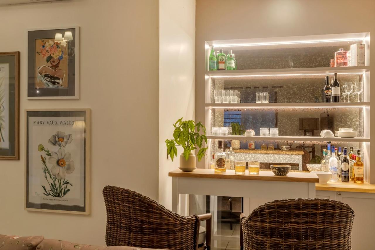 ELIVAAS 4 BHK with Pvt pool and Bar PinkSky 44/56