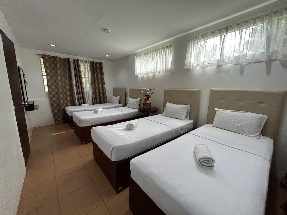 Loreland Farm Resort 32/66