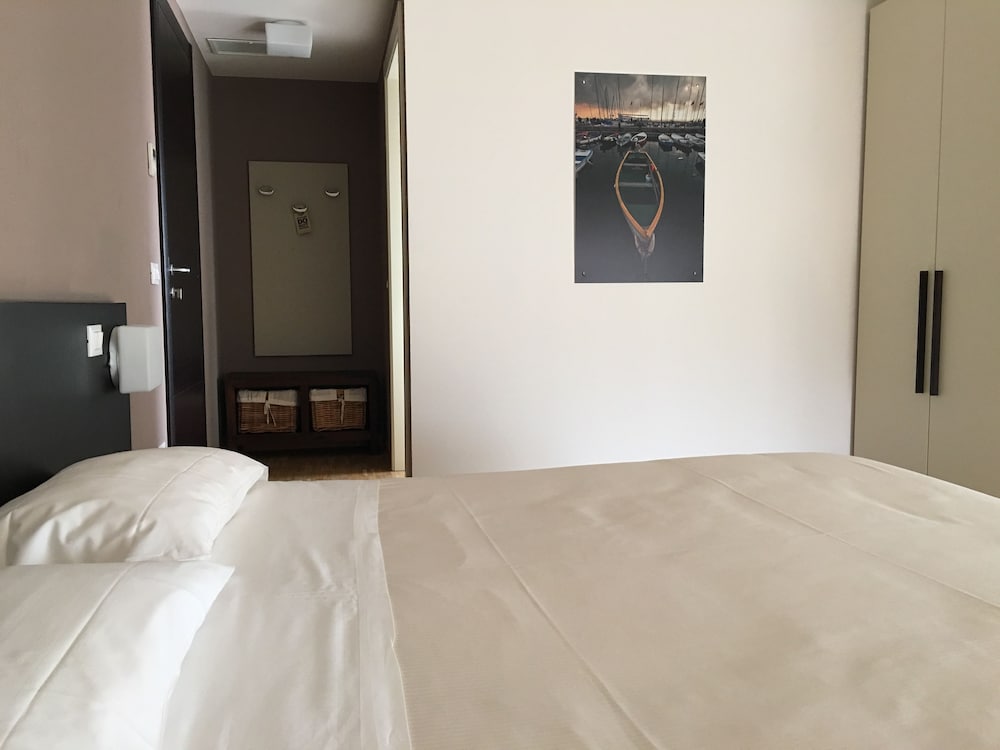 Vialeromadodici Rooms & Apartments 14/58