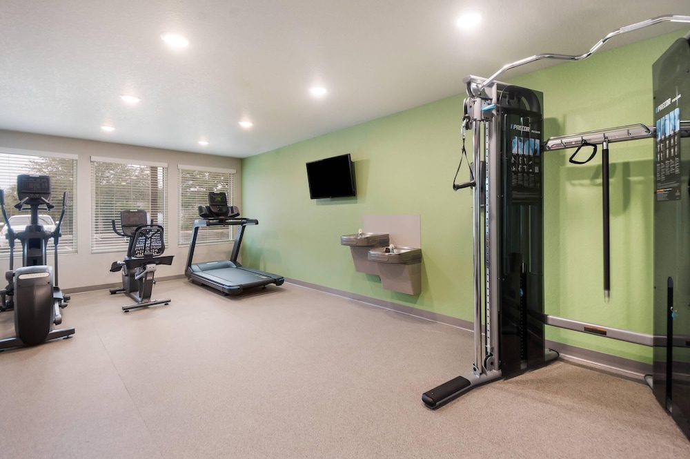 WoodSpring Suites Tampa Airport North Veterans Expressway 29/40