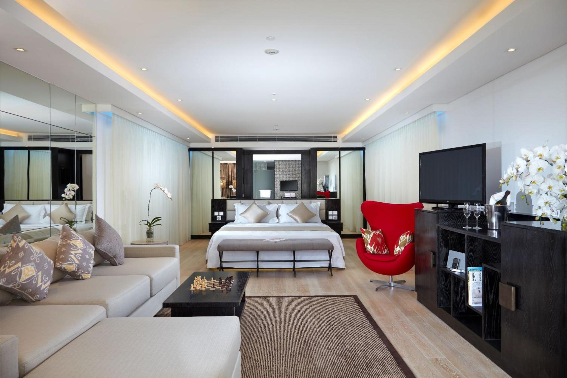 جناح ديلوكس بسرير كينج بإطلالة على البحر، Double-Six Luxury Hotel Seminyak 3/3