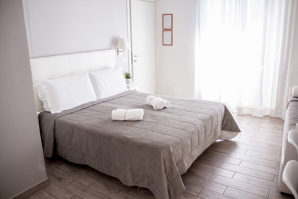 Marta Inn (ex Da Marta and Alida all Esquilino) 12/50