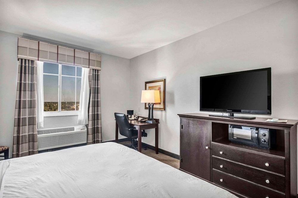 ROOM, KING BED, ACCESSIBLE