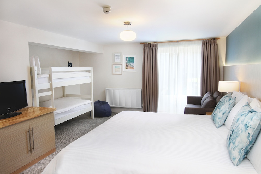 Family, 1 Double and 1 Single Bed, Bunk Bed