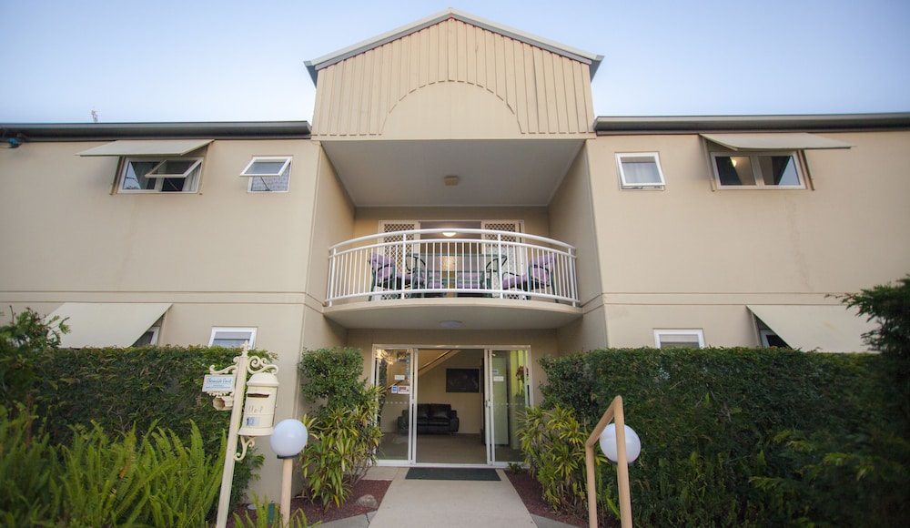 CHERMSIDE COURT MOTEL 3/25