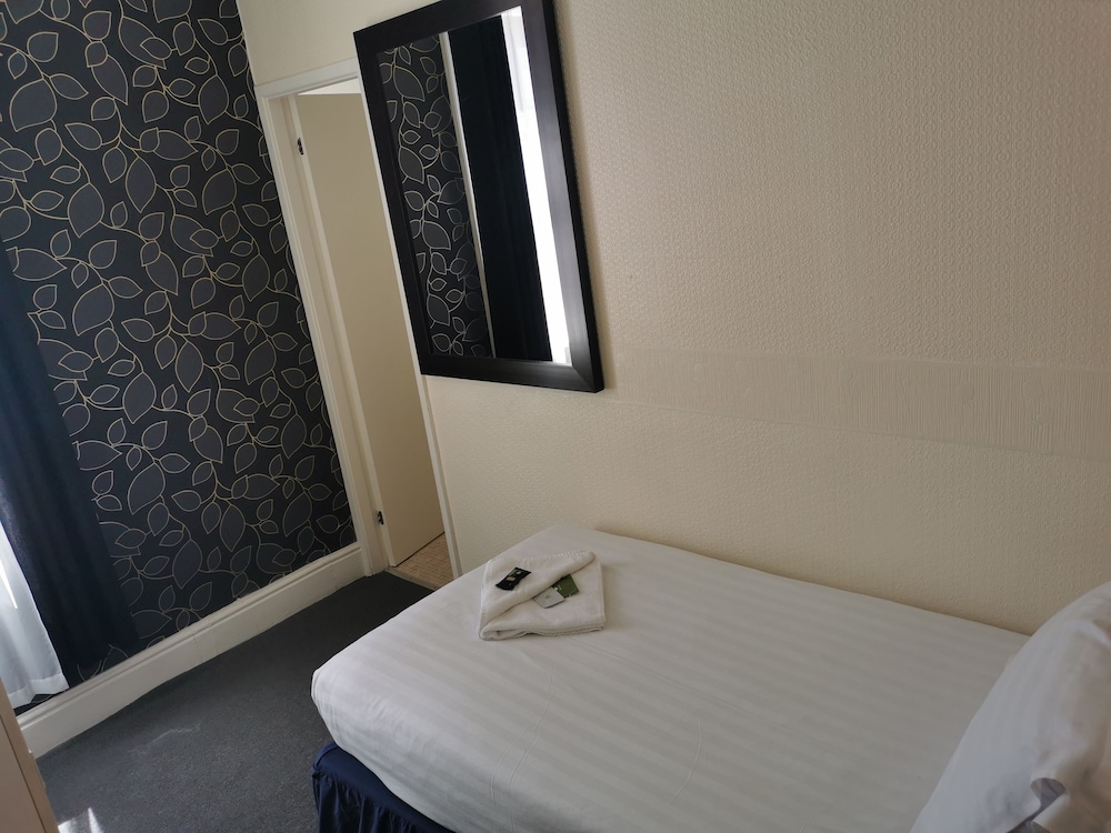 The New Oxford Hotel 27/43