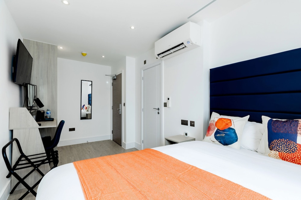 Deluxe, Double Bed