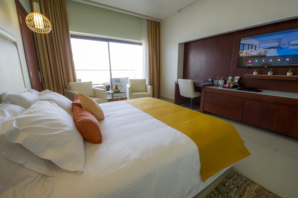 Burj On Bay Hotel, Jounieh 11/73