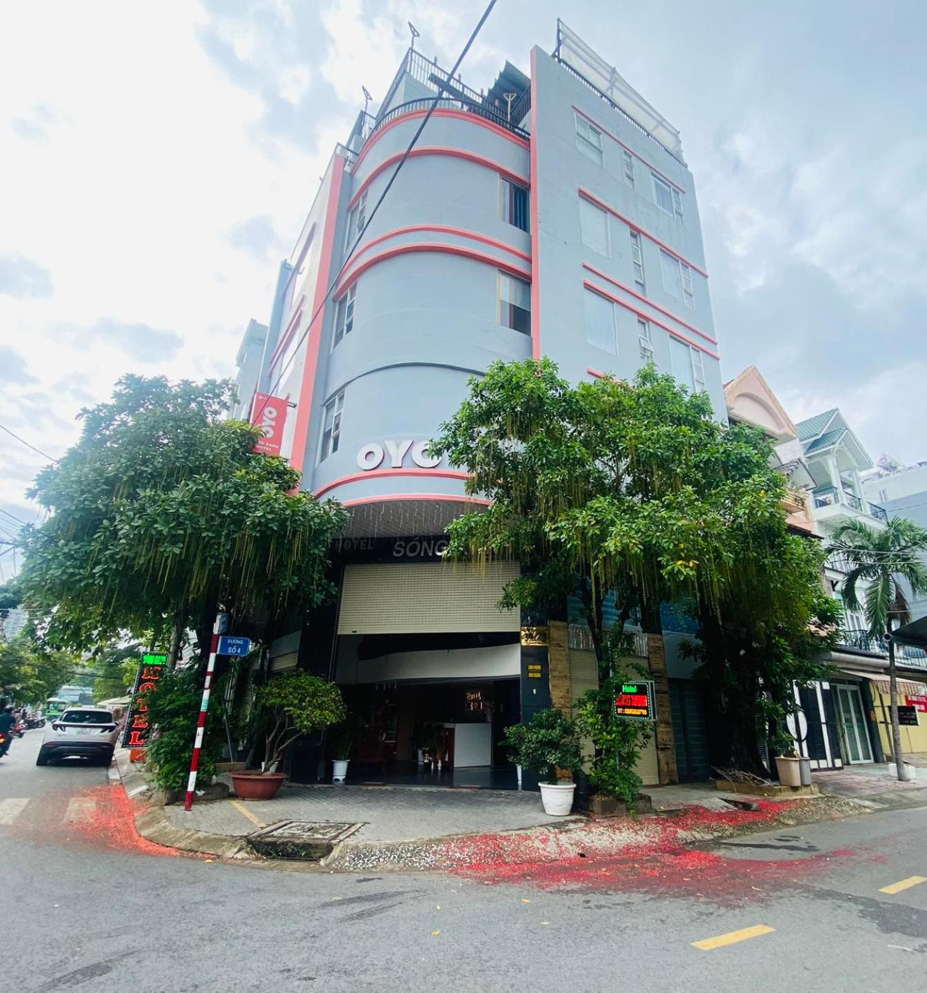 Song Xanh Hotel 51/55