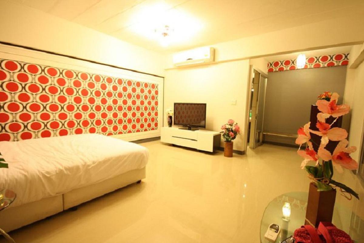 O.U.M. Hotel 15/34