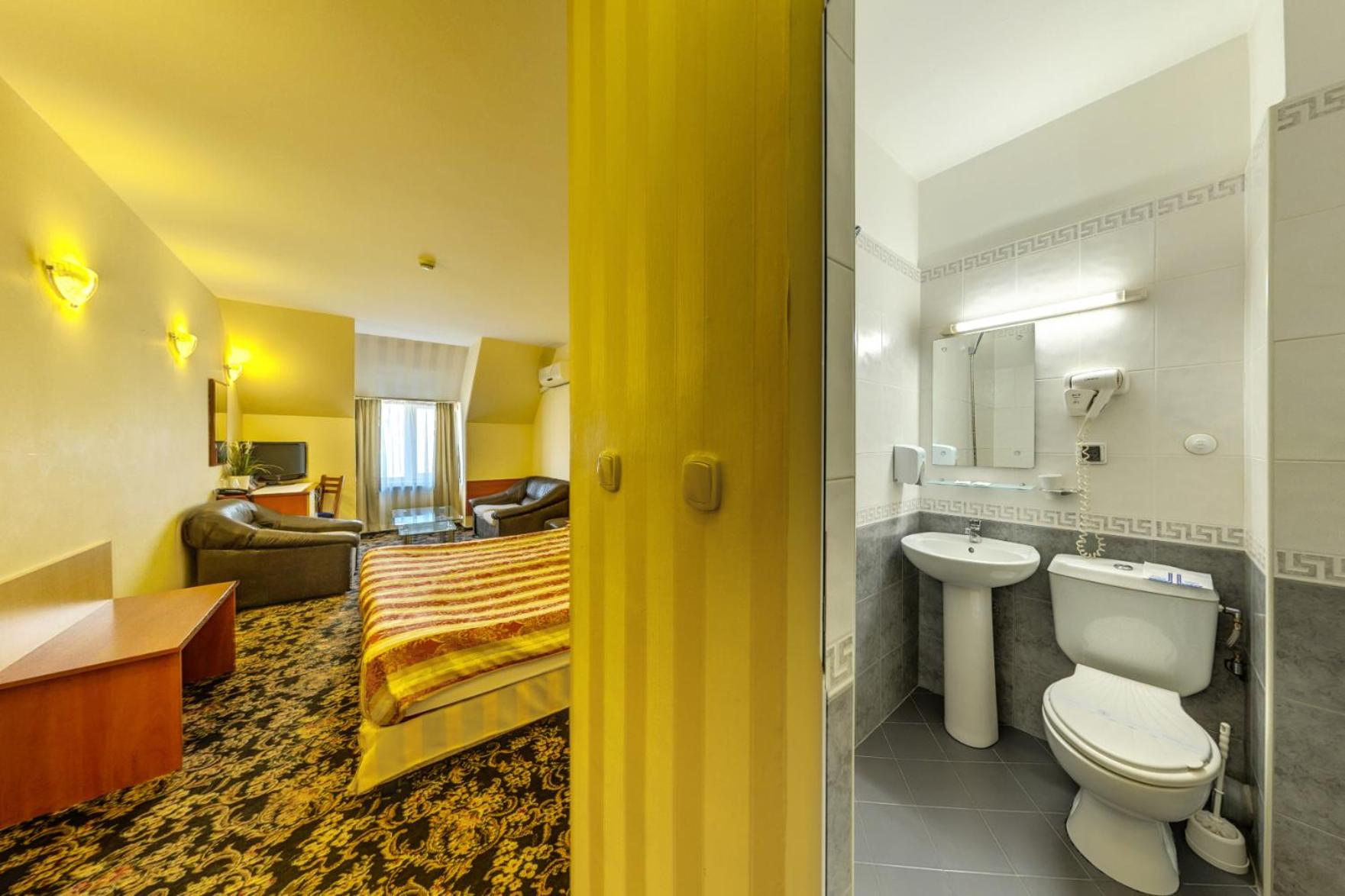 Room, Triple, Hotel Cheap 6/7