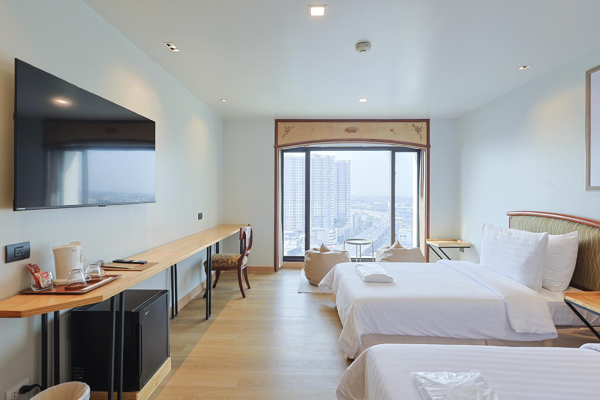 Type B, Deluxe, Twin Beds